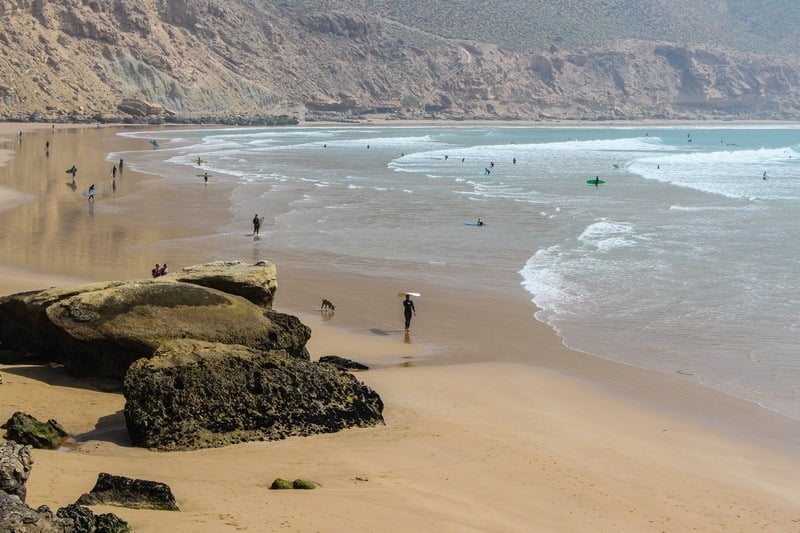 Cathedral Point is a reef break that offers more powerful and faster waves than The Bay. It’s a great spot for intermediate to advanced surfers looking for a bit more excitement.